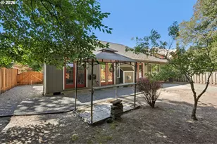 875 NE Eaglenest Ct, Hillsboro, OR 97124 - Photo 42