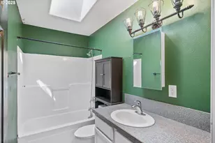 2235 Hoyt St, Salem, OR 97302 - Photo 12