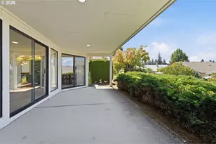 2115 NE 158th Pl, Portland, OR 97230 - Photo 36