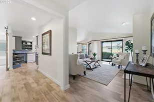 2115 NE 158th Pl, Portland, OR 97230 - Photo 4