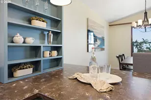 2115 NE 158th Pl, Portland, OR 97230 - Photo 8