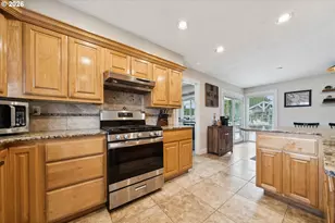 10634 SW Cook Ln, Portland, OR 97223 - Photo 8
