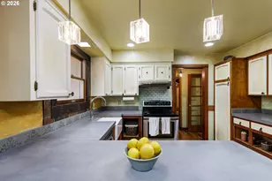 370 SW 4th St, Gresham, OR 97080 - Photo 26