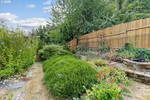 370 SW 4th St, Gresham, OR 97080 - Photo 44