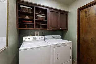 370 SW 4th St, Gresham, OR 97080 - Photo 38