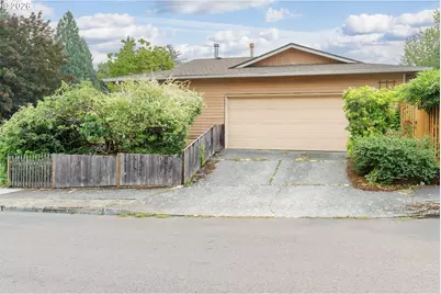 370 SW 4th St, Gresham, OR 97080 - Photo 4