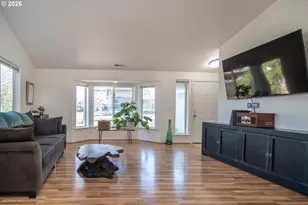 4216 Stella St, Roseburg, OR 97471 - Photo 8