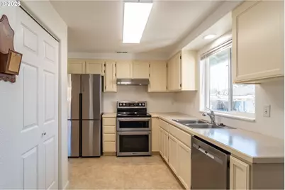 4216 Stella St, Roseburg, OR 97471 - Photo 12