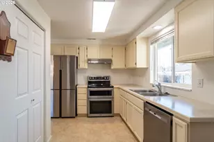 4216 Stella St, Roseburg, OR 97471 - Photo 12