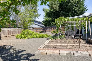 4216 Stella St, Roseburg, OR 97471 - Photo 42