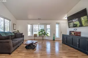 4216 Stella St, Roseburg, OR 97471 - Photo 6
