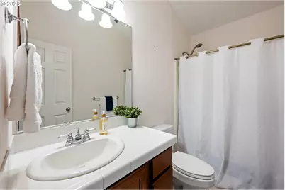 810 E 9th St, Newberg, OR 97132 - Photo 18