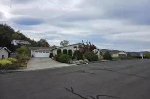 647 Highland Vista Ln, Roseburg, OR 97471 - Photo 2