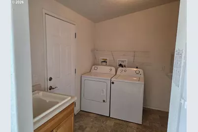 647 Highland Vista Ln, Roseburg, OR 97471 - Photo 26