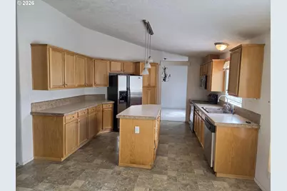 647 Highland Vista Ln, Roseburg, OR 97471 - Photo 12