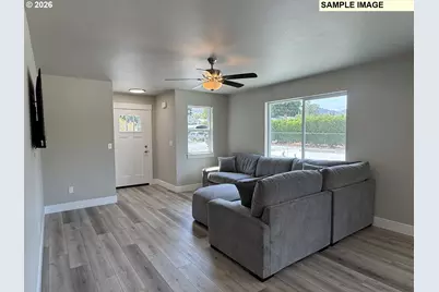 1117 Laura St, Myrtle Creek, OR 97457 - Photo 12