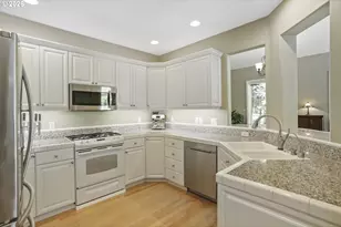 1246 NE Parks Edge Cir, Hillsboro, OR 97124 - Photo 12