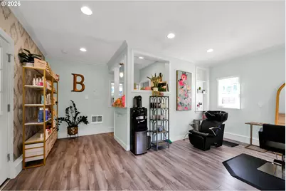 850 E Beacon Dr, Eugene, OR 97404 - Photo 32