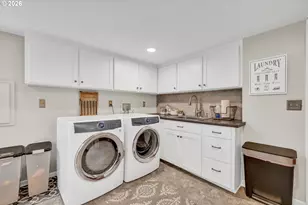 850 E Beacon Dr, Eugene, OR 97404 - Photo 26