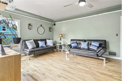 3303 SE 129th Ave, Portland, OR 97236 - Photo 8