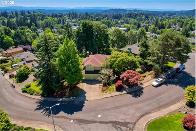 2902 SW Orchard Hill Pl, Lake Oswego, OR 97035 - Photo 2