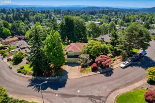 2902 SW Orchard Hill Pl, Lake Oswego, OR 97035 - Photo 2