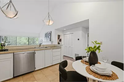 5250 S Landing Dr #308, Portland, OR 97239 - Photo 10