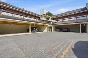5250 S Landing Dr, Portland, OR 97239 - Photo 2
