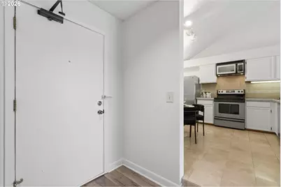 5250 S Landing Dr #308, Portland, OR 97239 - Photo 4