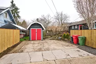 216 S James St, Silverton, OR 97381 - Photo 30