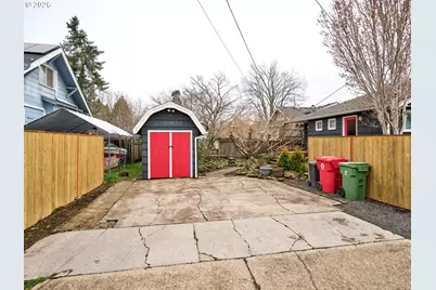 216 S James St, Silverton, OR 97381 - Photo 26