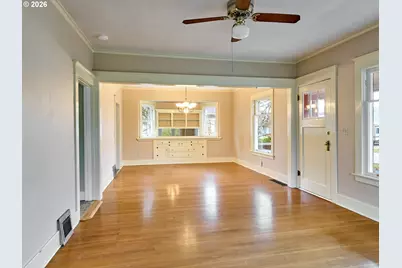 216 S James St, Silverton, OR 97381 - Photo 4