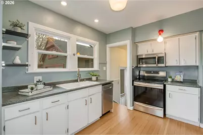 3424 NE Halsey (Dead End) St, Portland, OR 97232 - Photo 6