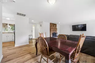 1360 SW 2nd St, McMinnville, OR 97128 - Photo 6