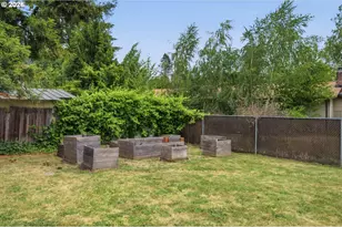 1360 SW 2nd St, McMinnville, OR 97128 - Photo 32