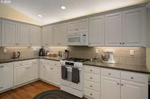 762 SE St Andrews Ln, Dallas, OR 97338 - Photo 16