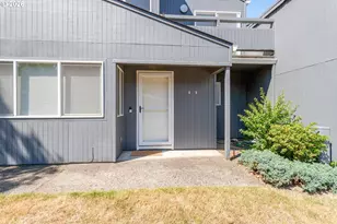 17650 NW Rolling Hill Ln, Beaverton, OR 97006 - Photo 2