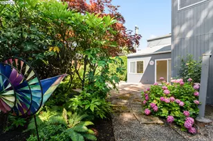 17650 NW Rolling Hill Ln, Beaverton, OR 97006 - Photo 32