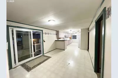 4915 Swegle Rd, Salem, OR 97301 - Photo 6