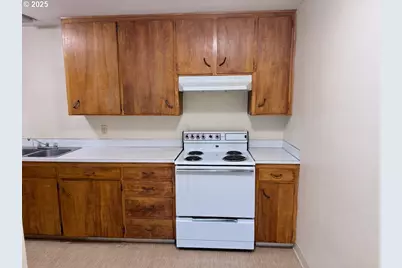 426 NW 11th St, Corvallis, OR 97330 - Photo 8