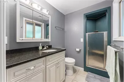 2453 Stephanie Ln, North Bend, OR 97459 - Photo 18