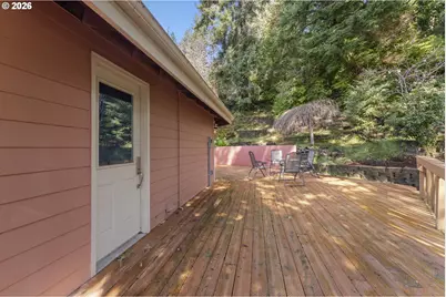2453 Stephanie Ln, North Bend, OR 97459 - Photo 36