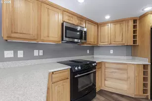 2453 Stephanie Ln, North Bend, OR 97459 - Photo 12