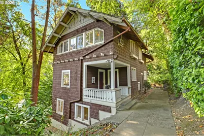 2160 SW Kings Ct, Portland, OR 97205 - Photo 2