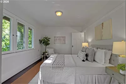 2160 SW Kings Ct, Portland, OR 97205 - Photo 22