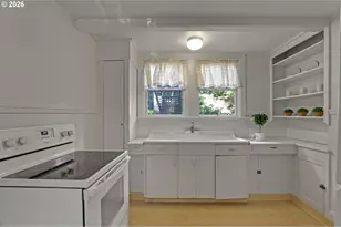 2160 SW Kings Ct, Portland, OR 97205 - Photo 8