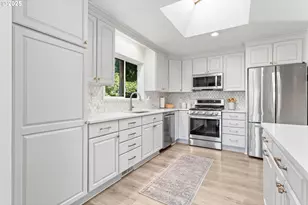 7565 SW 82nd Ave, Portland, OR 97223 - Photo 6