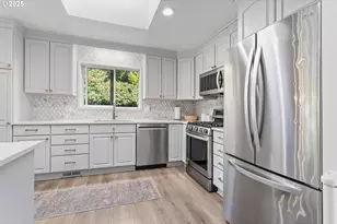 7565 SW 82nd Ave, Portland, OR 97223 - Photo 8