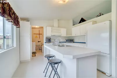 24915 Mosier Rd, Rainier, OR 97048 - Photo 14