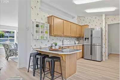 3231 NE Holland Ct, Portland, OR 97211 - Photo 10